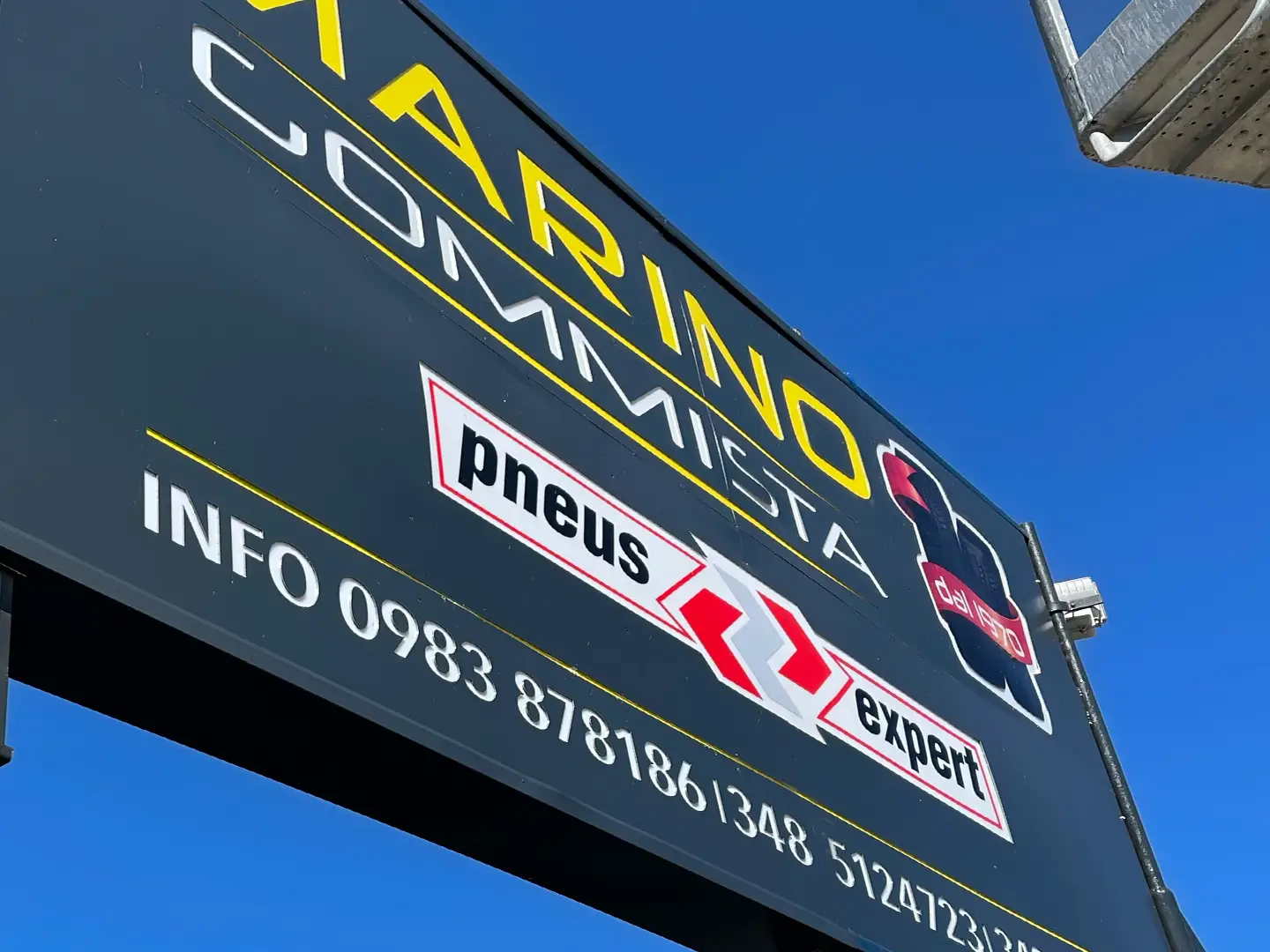 realizzazione insegne e totem