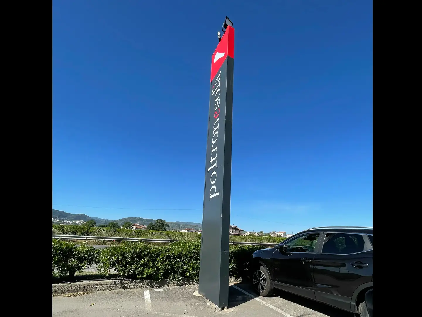 Realizzazione Totem insegne