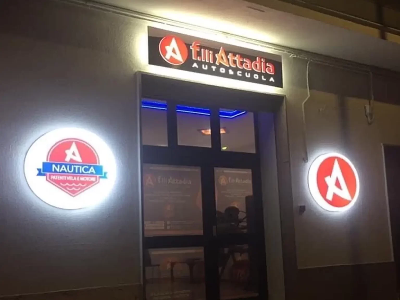 Insegne negozi a led